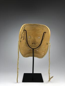 Антропоморфная полихромная маска шамана (современная работа) в стиле индейцев тлинкитов северо-западного побережья Америки