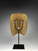 Антропоморфная полихромная маска (современная работа) в стиле индейцев сквамиш (салиш) северо-западного побережья Америки_3