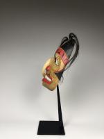 Антропозооморфная полихромная маска (современная работа) в стиле индейцев хайда северо-западного побережья Америки_2