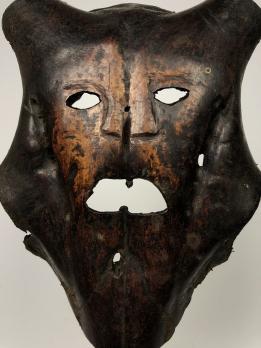 Череп-маска народа Атони