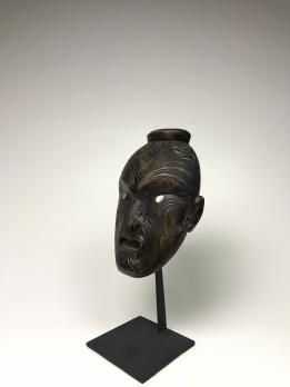 Репродукция маски маори этнологического музея Раутенштрауха-Йоста (Кёльн), Германия