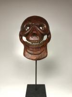 Маска Читипати («Владыка кладбищ») или бардо (Bar do) в виде человеческого черепа. Народность Кхас_1
