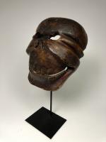 Маска Читипати («Владыка кладбищ») или бардо (Bar do) в виде человеческого черепа народности Кхас_1