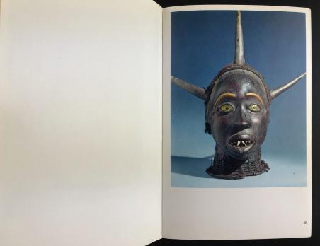 Книга «L'art De L'afrique Occidentale Sculptures Et Masques Tribaux»