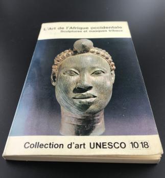 Книга «L'art De L'afrique Occidentale Sculptures Et Masques Tribaux»