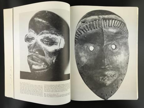 Книга «Masks Of Black Africa»